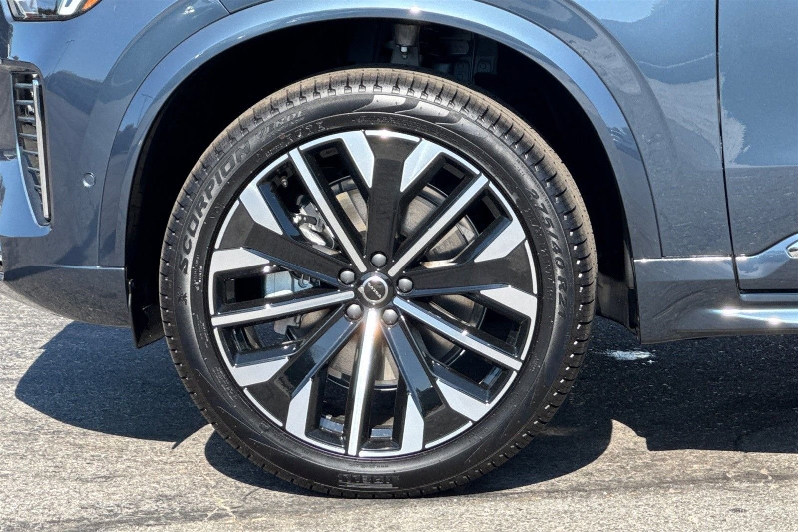 2026 Volvo XC90 Plus - Photo 27