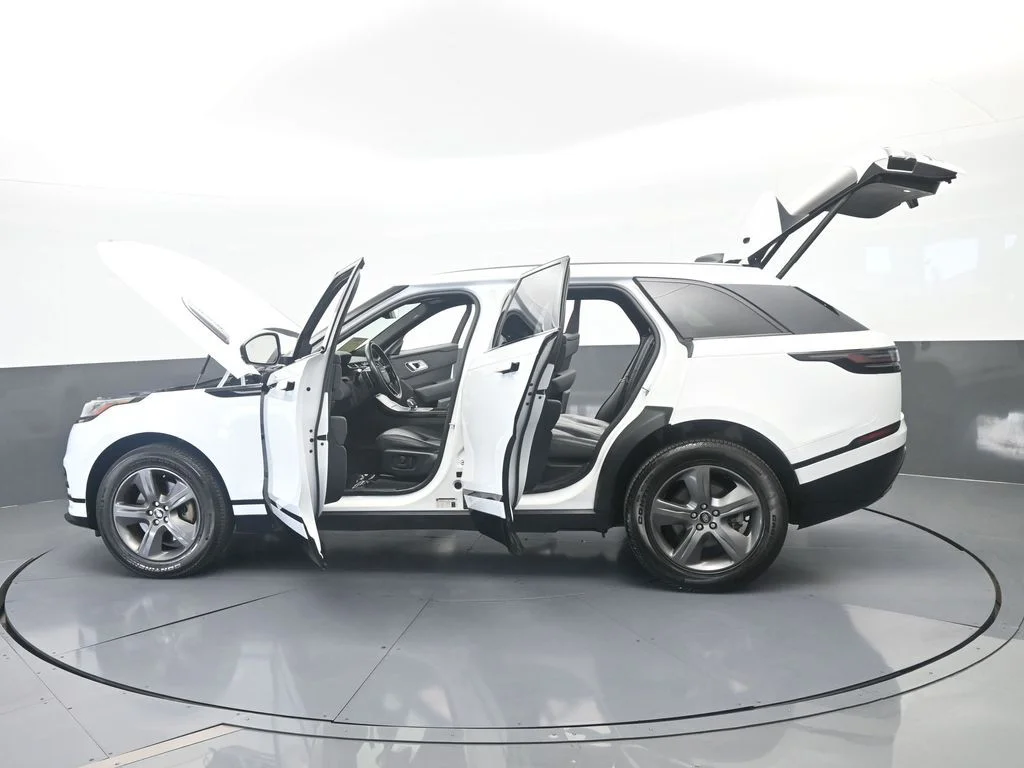 Used 2025 Gray Land Rover Dynamic SE image 70