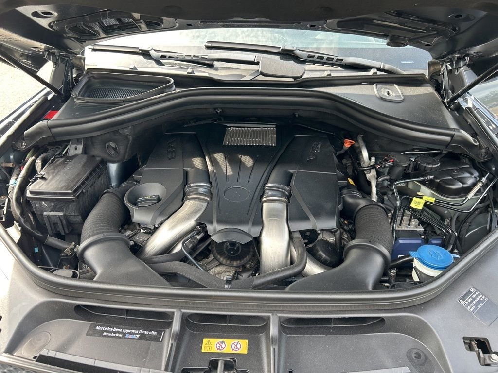 Used 2014  Mercedes-Benz GL 550 image 26
