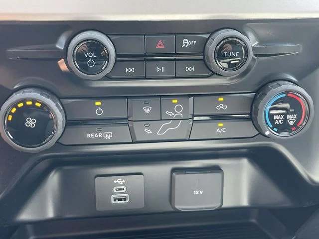New 2026 Agate Black Metallic Ford XLT image 23