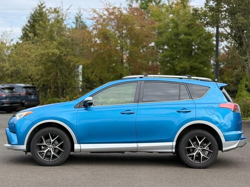 Used 2016 Electric Storm Blue Toyota SE image 2