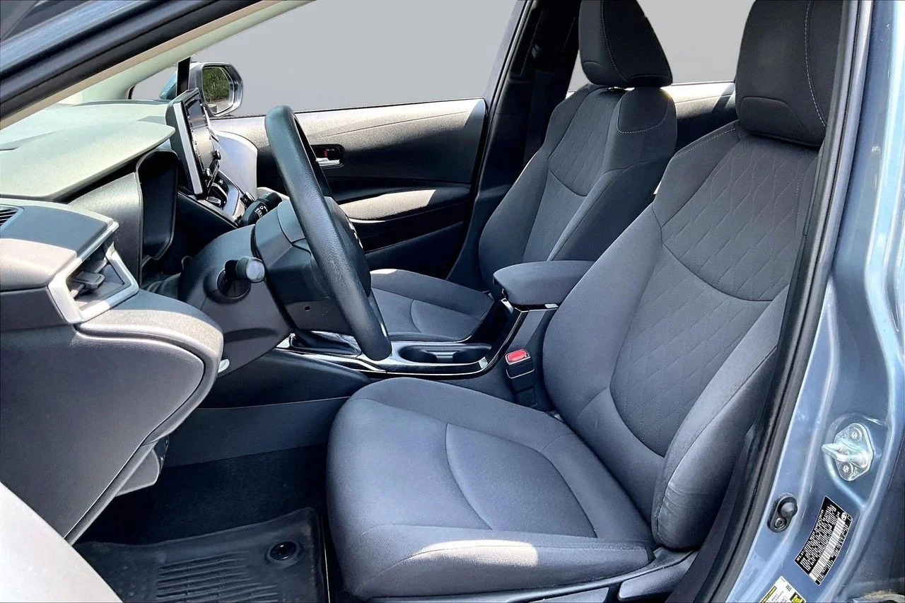 Certified Used 2021  Toyota LE image 20