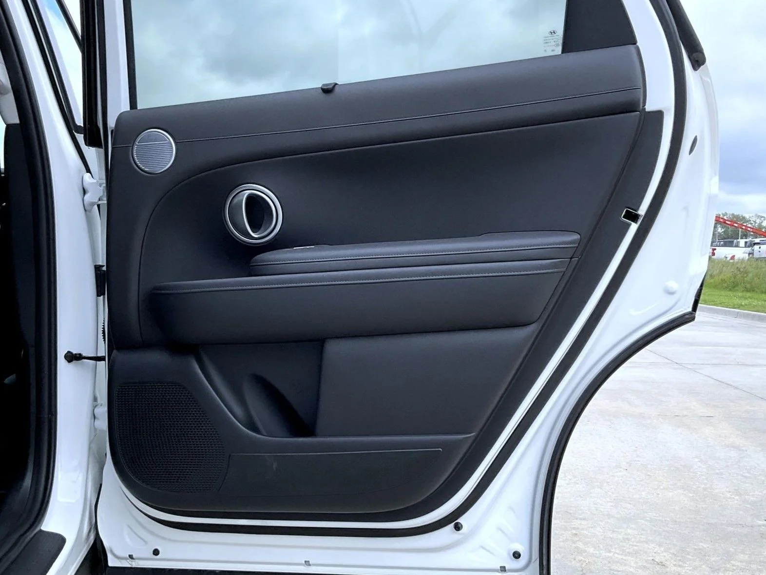 New 2026 White Hyundai SEL Premium image 18