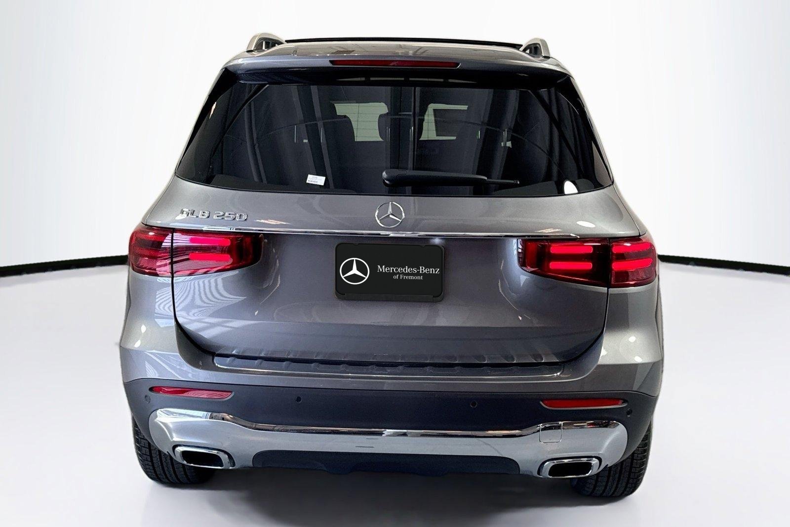 New 2026 Mountain Grey Metallic Mercedes-Benz GLB 250 image 6