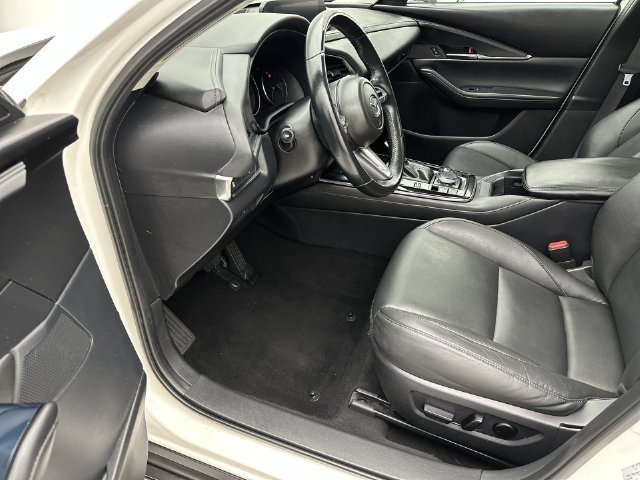 Used 2021 White Mazda Preferred image 11