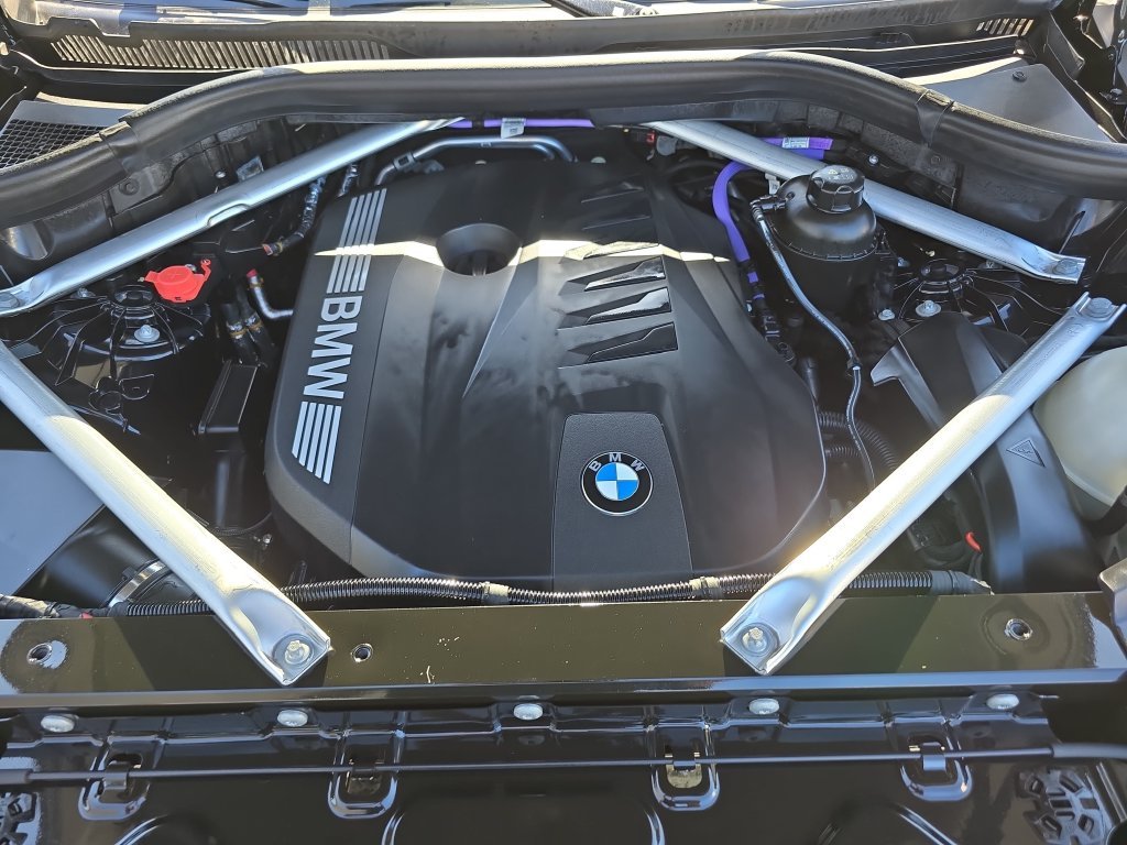 Used 2025 Black BMW sDrive40i image 34