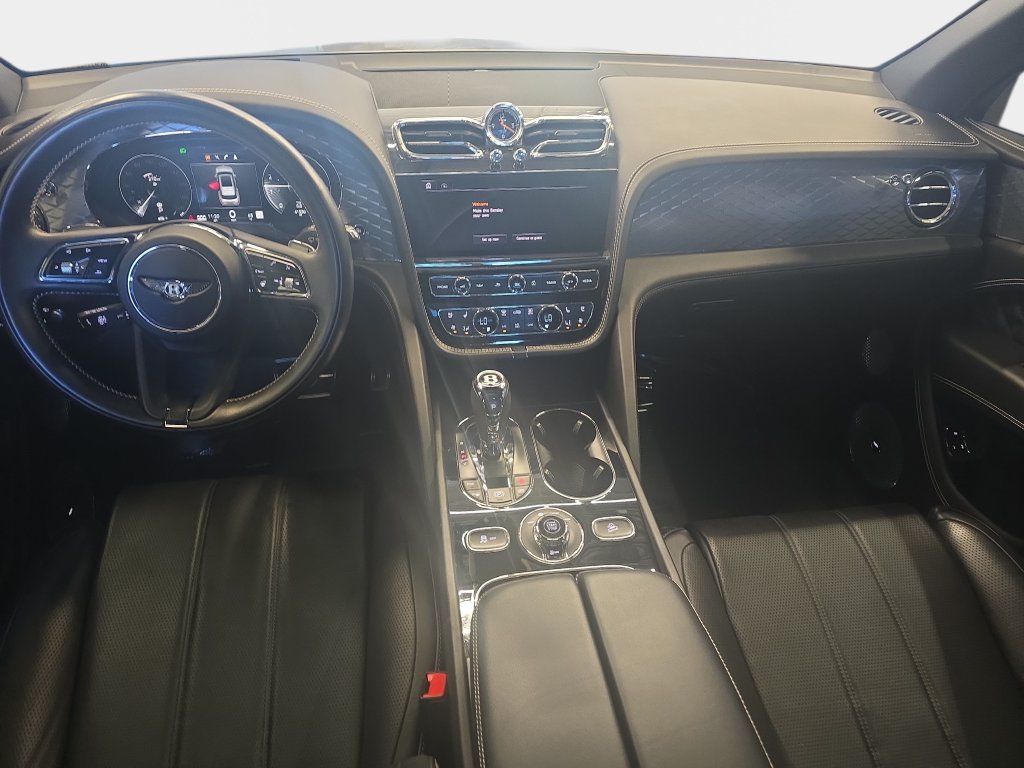 Used 2022 Silver Bentley  image 10