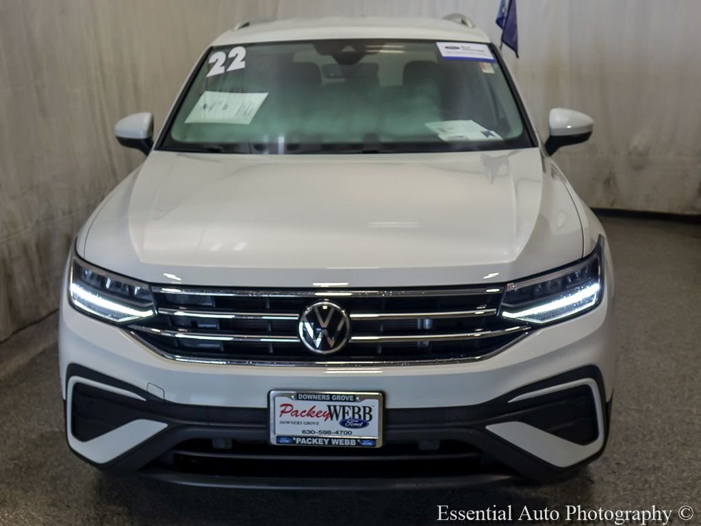 Certified Used 2022  Volkswagen 2.0T SE image 5