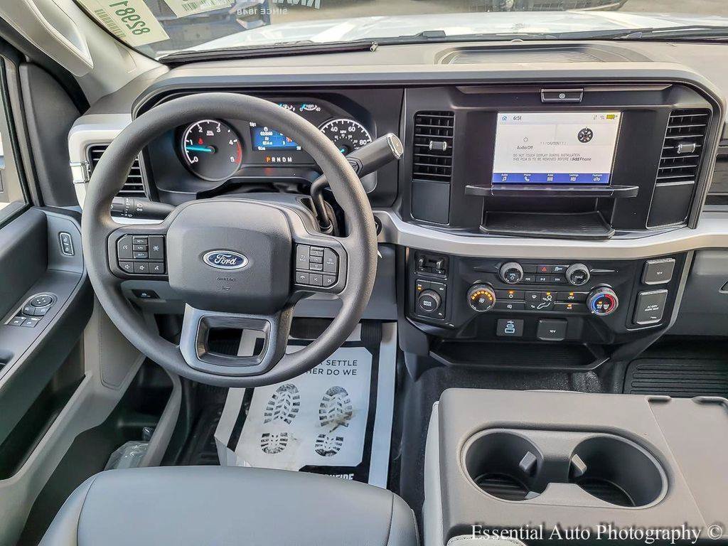 2025 Ford F-550 Super Duty Chassis Cab XL - Photo 5