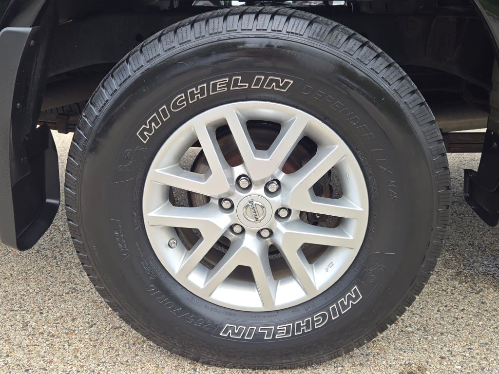 Used 2015 Black Nissan SV image 12
