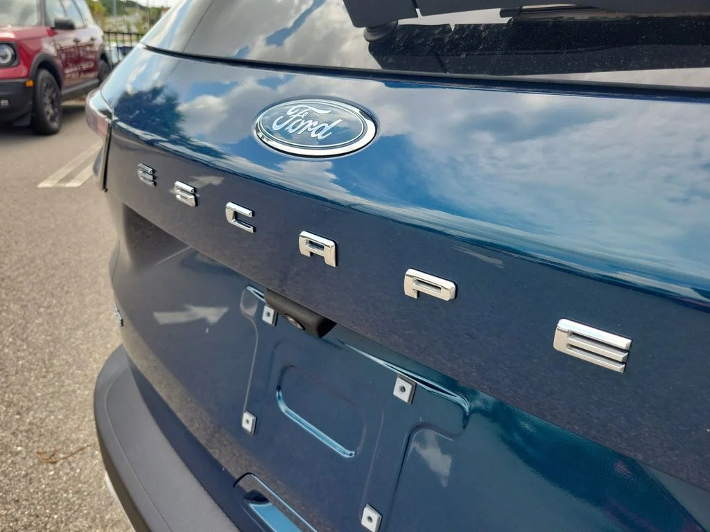 Used 2020 Green Ford SE Sport Hybrid image 8