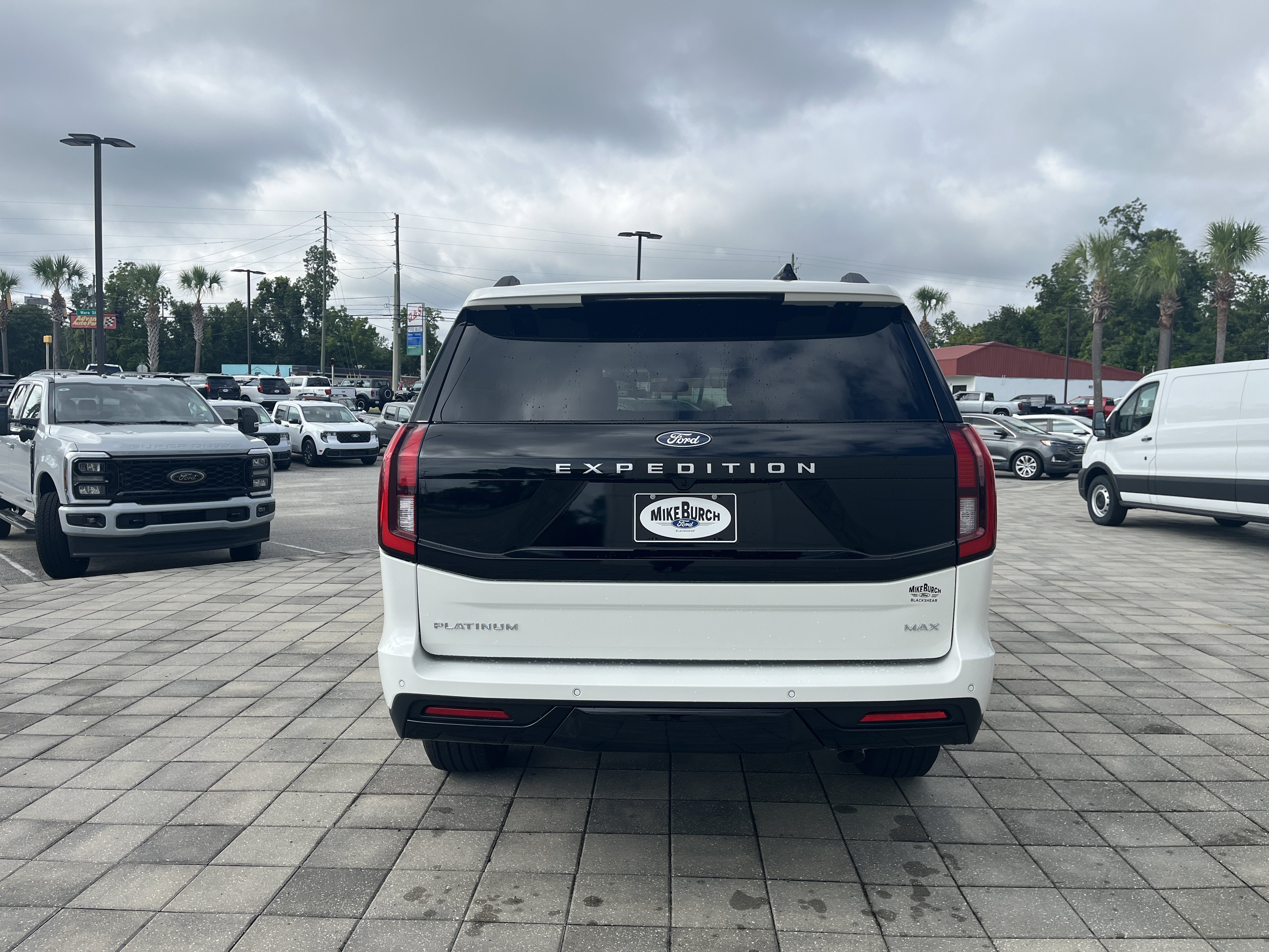 New 2027 Star White Metallic Tri-Coat Ford Platinum image 5