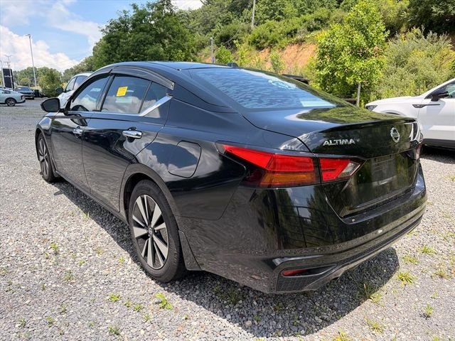 Used 2019 Black Nissan 2.5 SV image 11