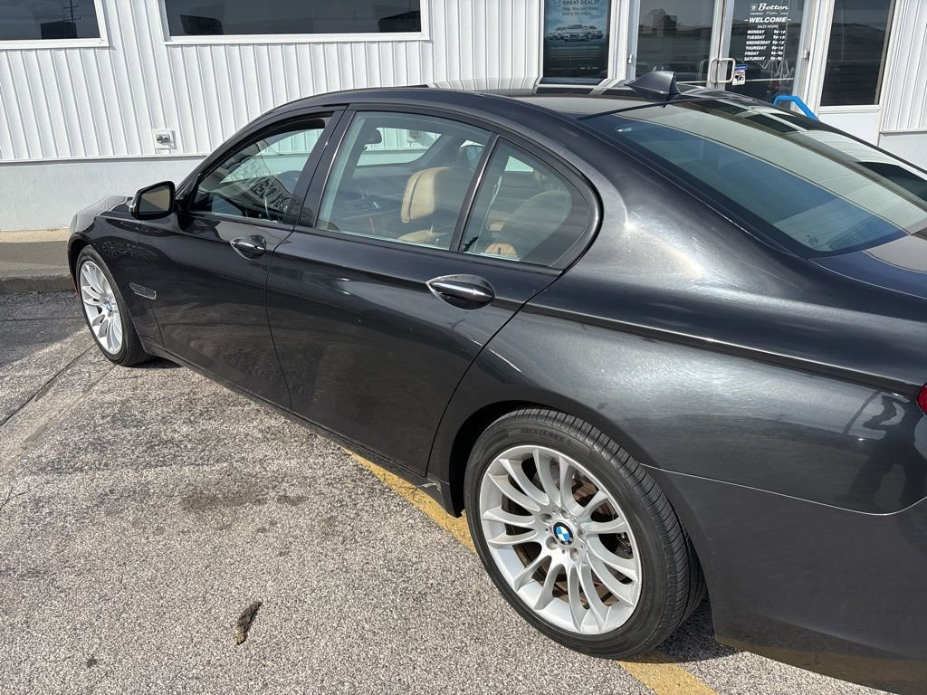 2013 BMW 7 Series 750i xDrive's photo