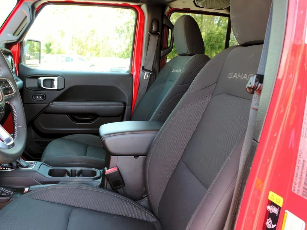 2023 Jeep Wrangler 4-Door Sahara - Photo 13