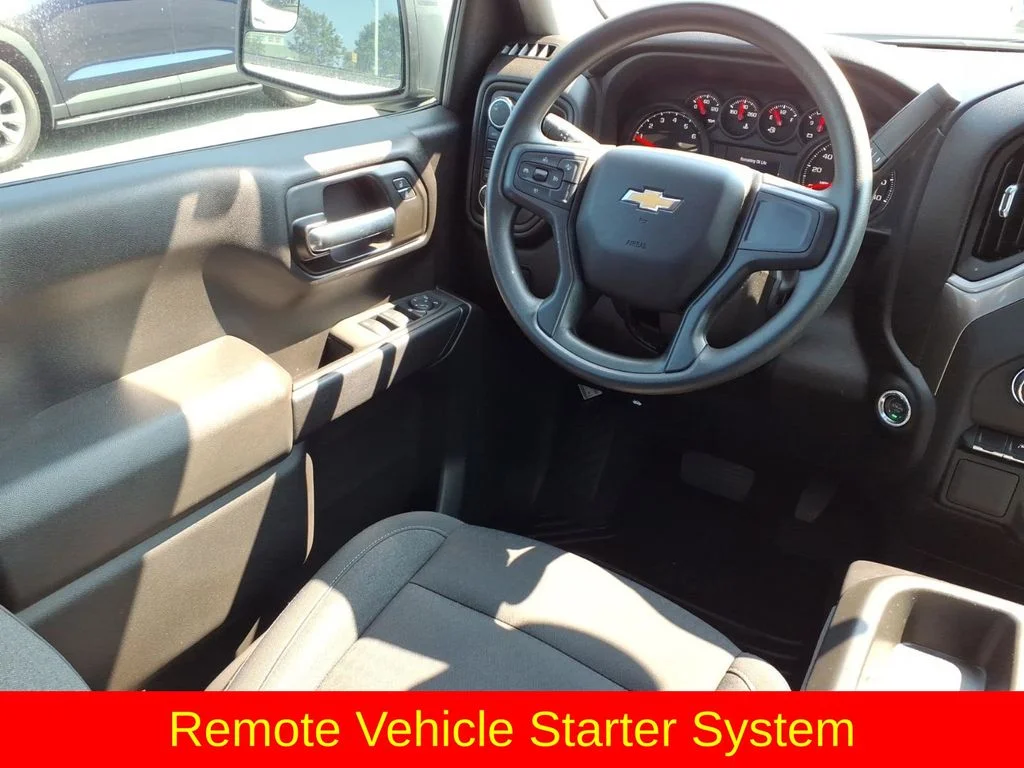 Used 2025 White Chevrolet Custom image 23