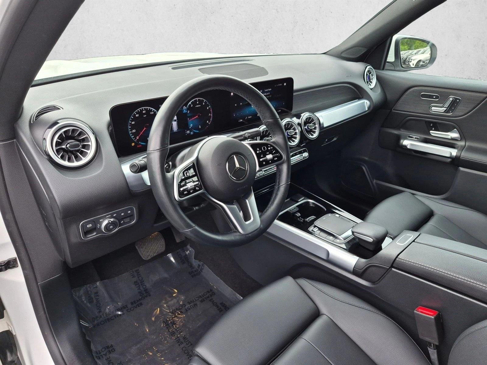 Used 2023 Polar White Mercedes-Benz GLB 250 image 10