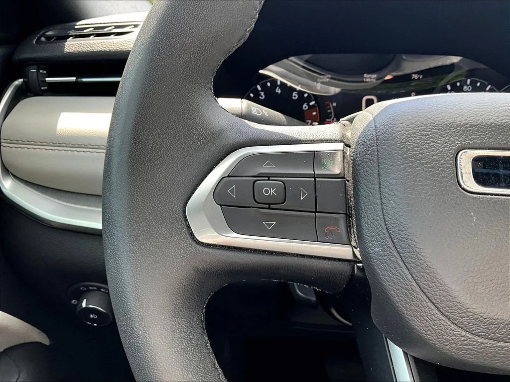 Certified Used 2025 White Jeep Limited image 15