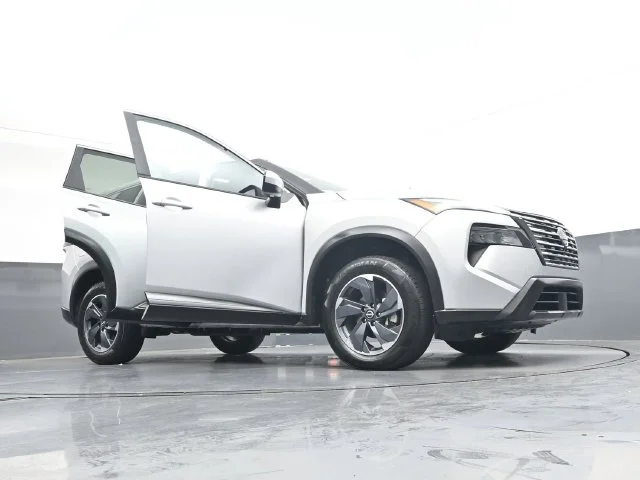 Used 2025 Brilliant Silver Metallic Nissan SV image 42