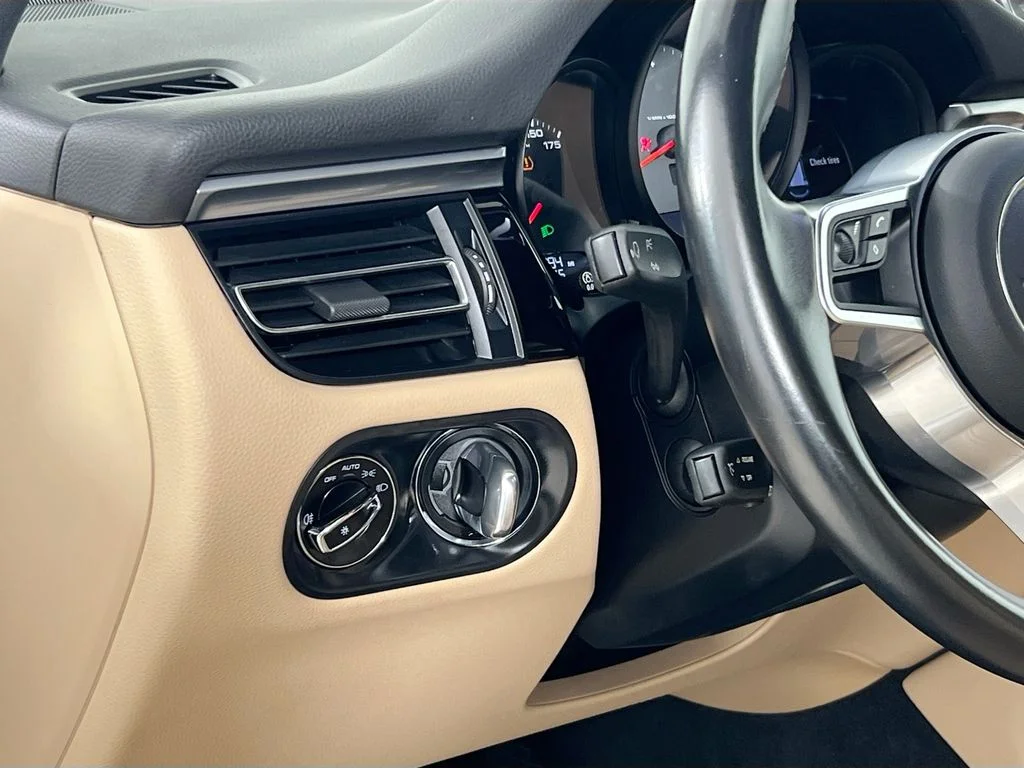 Used 2020  Porsche S image 10