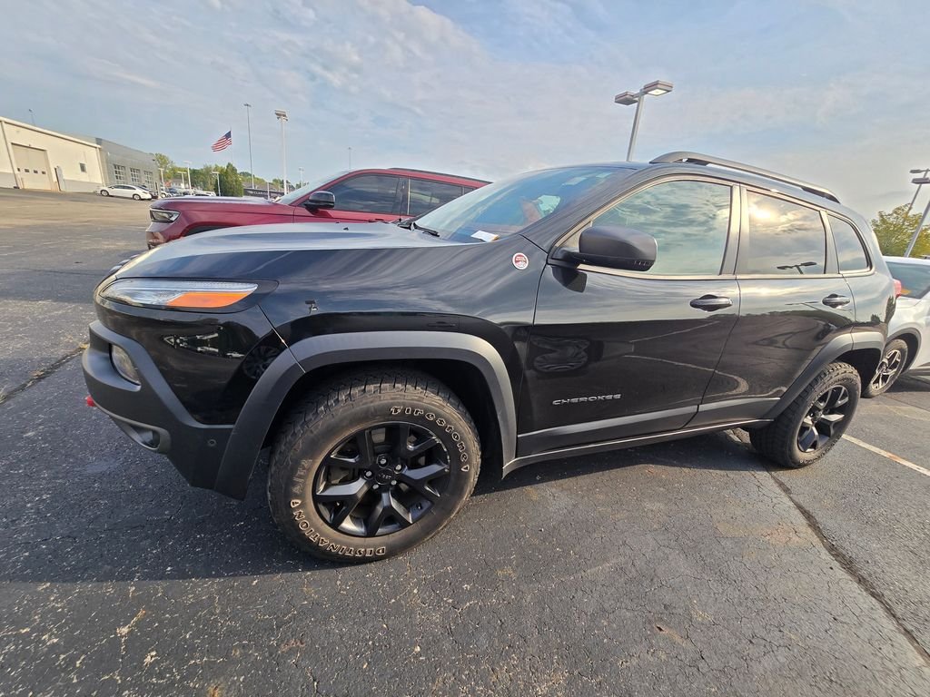 Used 2016 Black Jeep Trailhawk image 4