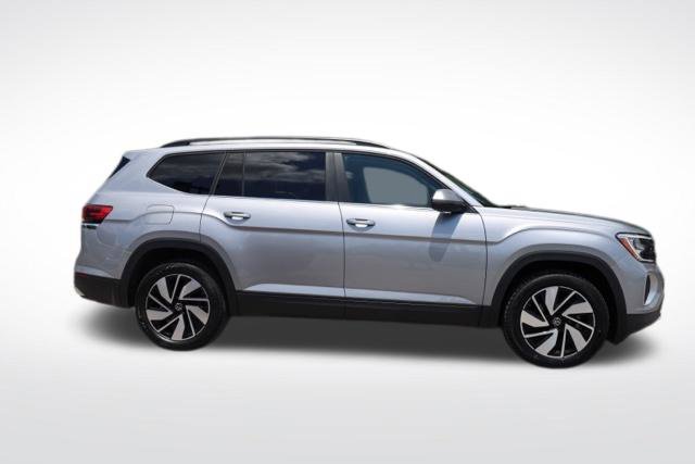 Used 2024  Volkswagen 2.0T SE w/Technology image 14