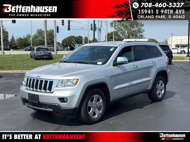 Used 2011 Silver Jeep Limited image 1