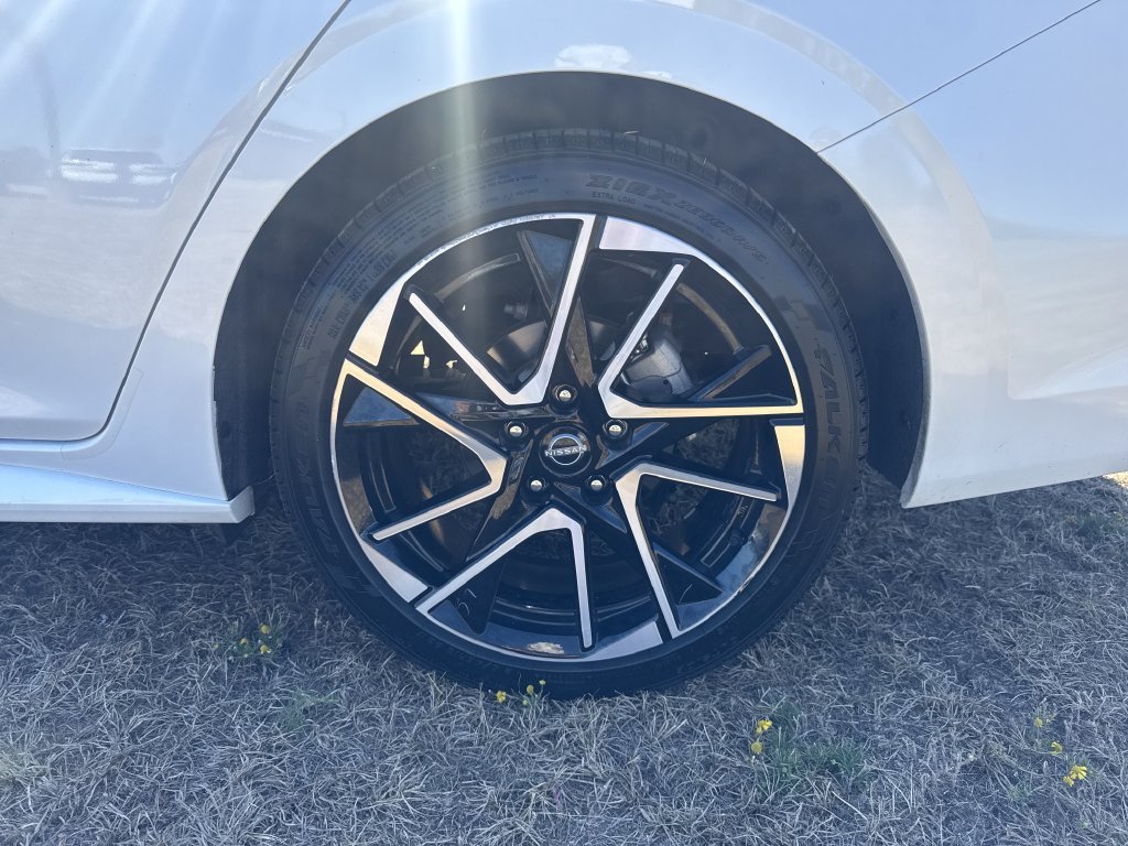 Used 2025 White Nissan SR image 9