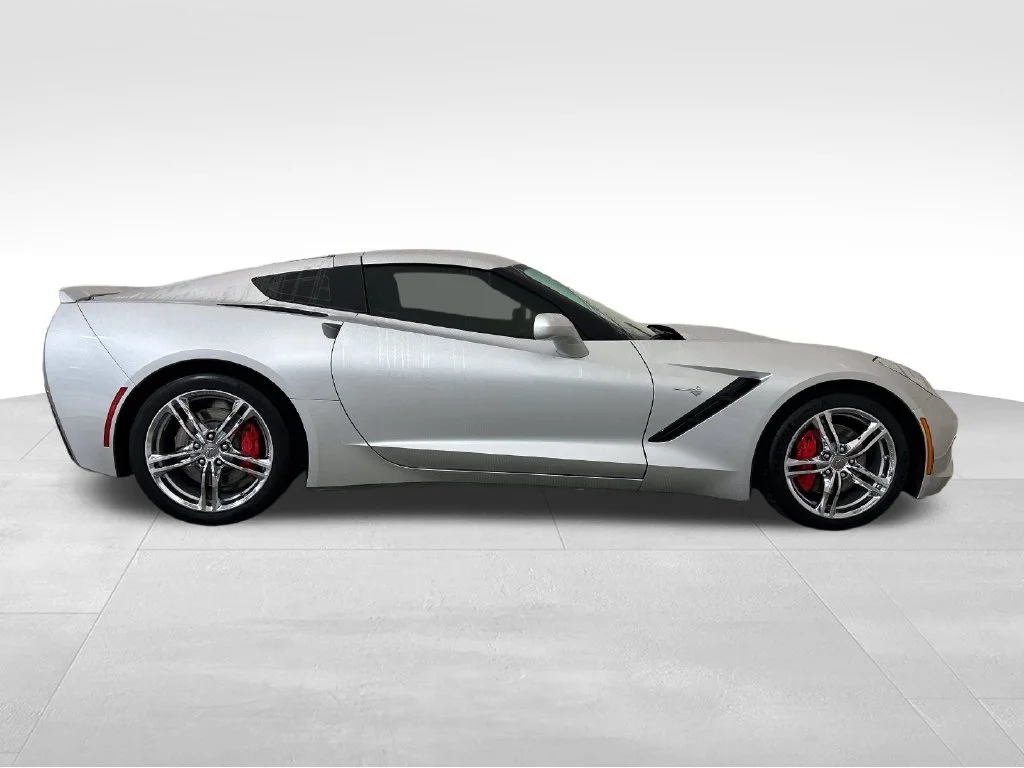 Used 2016 Silver Chevrolet Stingray image 6