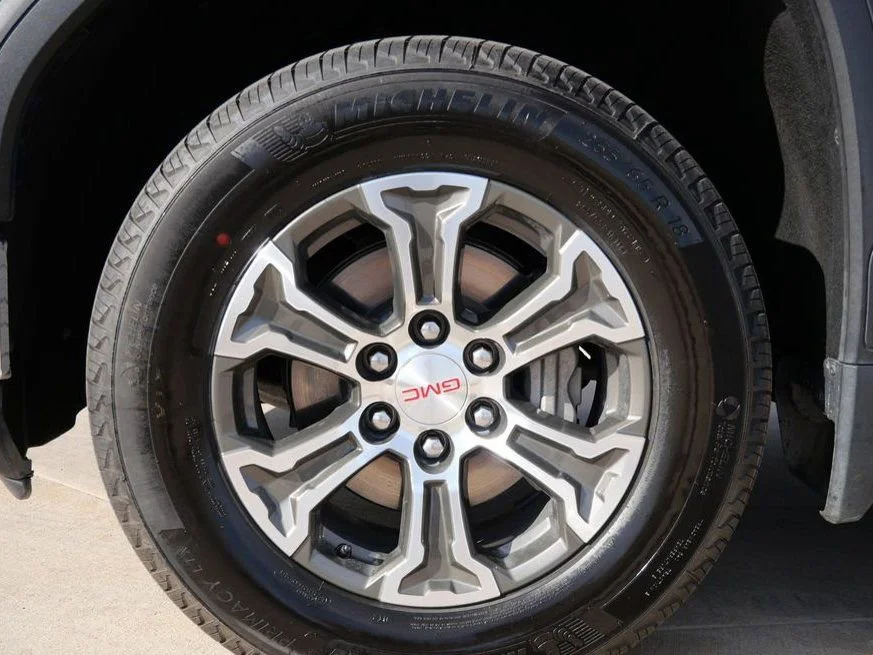 Used 2023 Sterling Metallic GMC SLT image 13