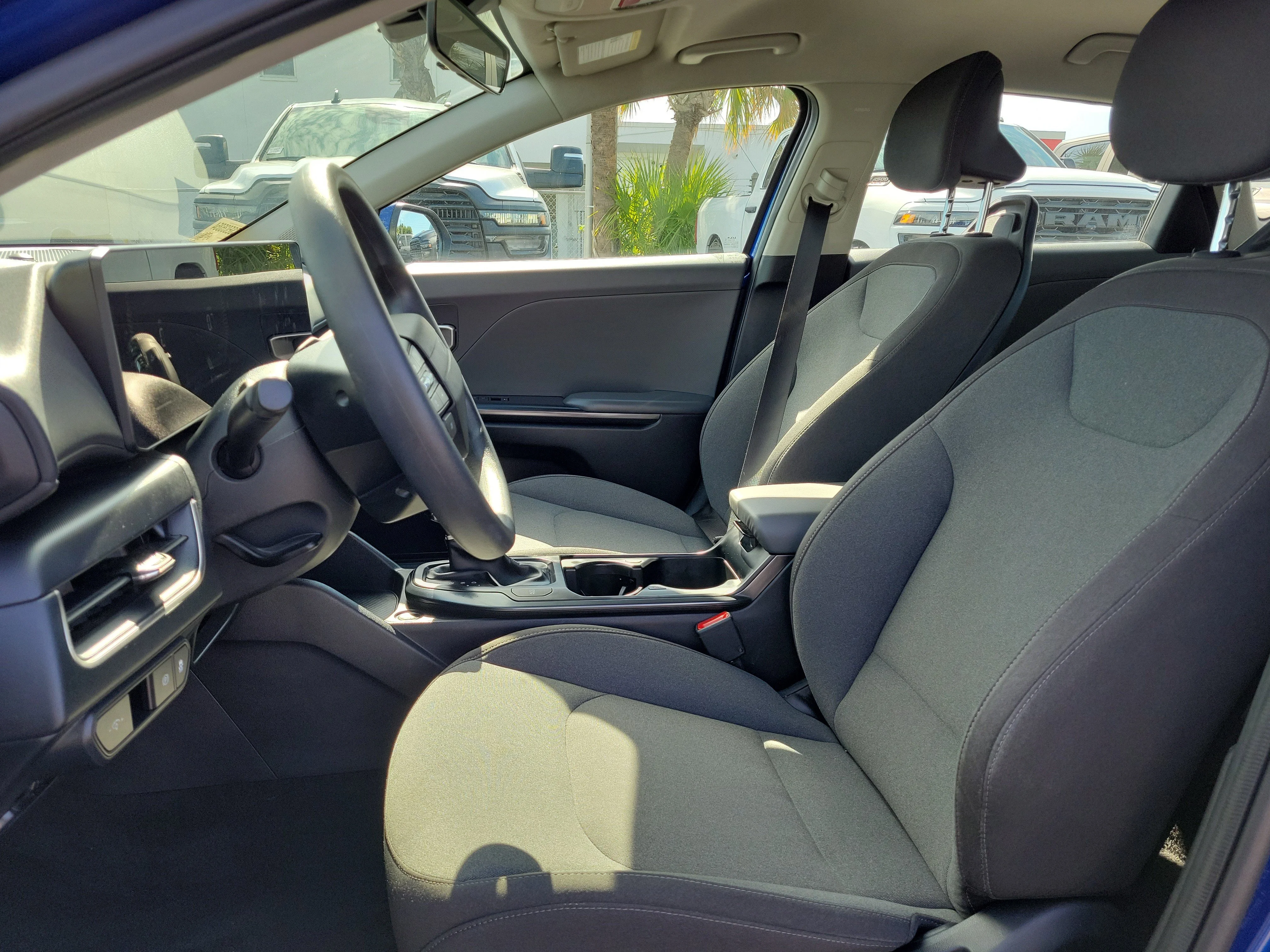 Used 2025 Deep Sea Blue Kia LXS image 14