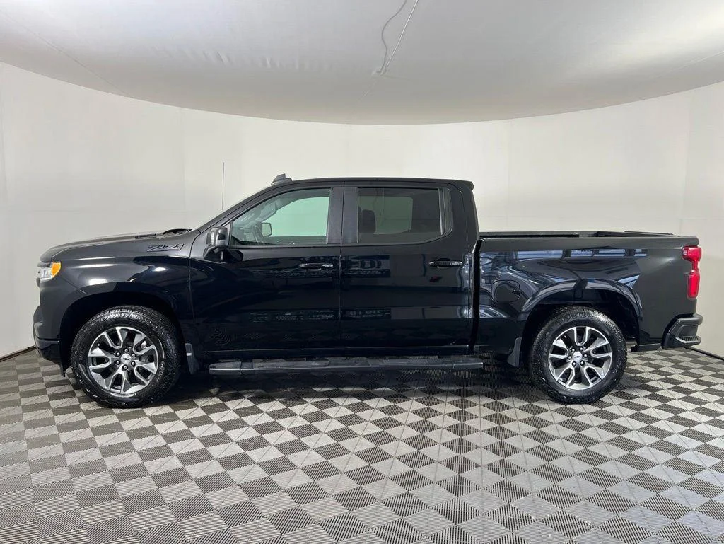 Used 2023 Black Chevrolet RST image 29