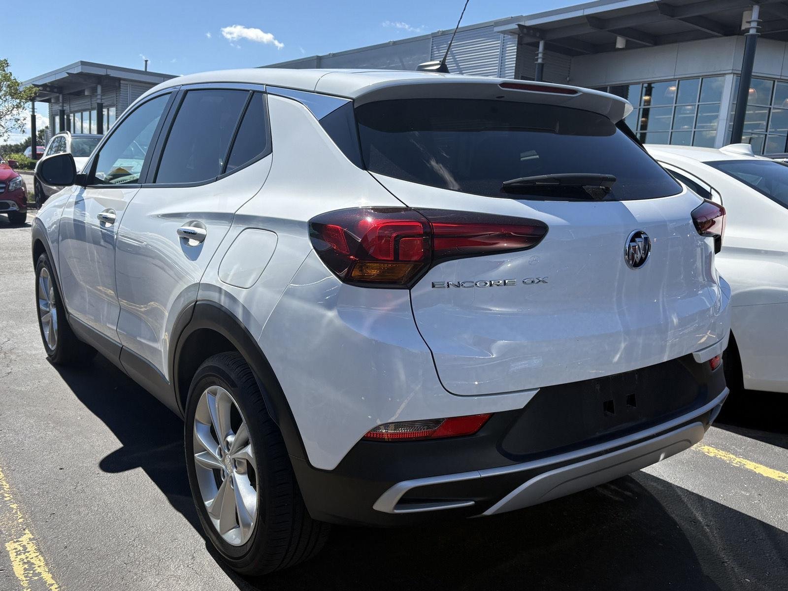 Used 2023 Summit White Buick Preferred image 4