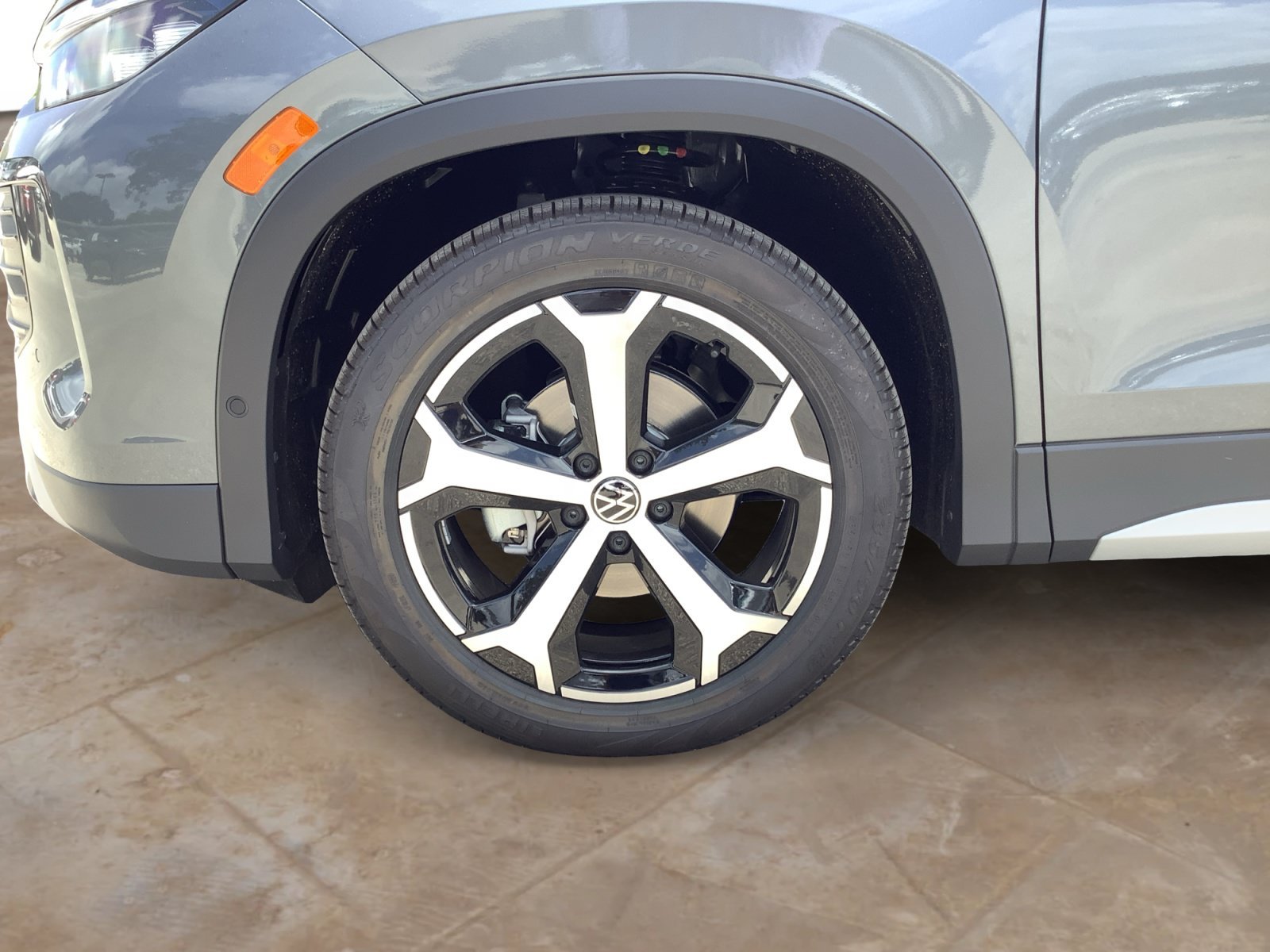 New 2026 PLATINUM GRAY Volkswagen SE image 11