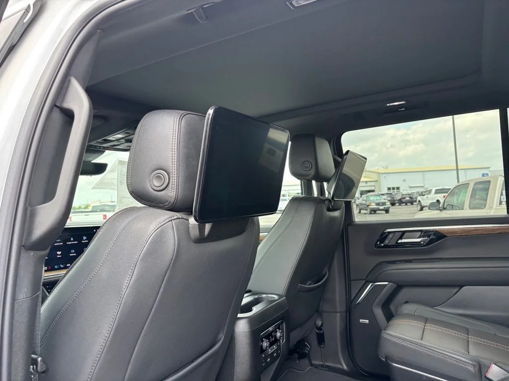 Used 2025 Beige Chevrolet High Country image 25