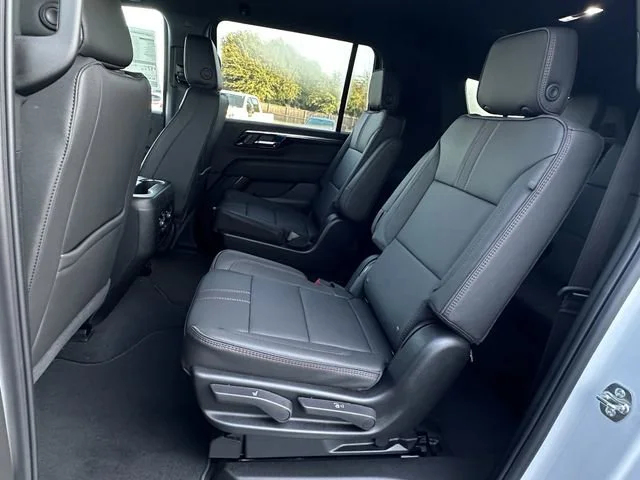 2026 Chevrolet Suburban RST - Photo 17
