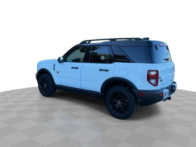 Used 2025 White Ford Badlands image 8