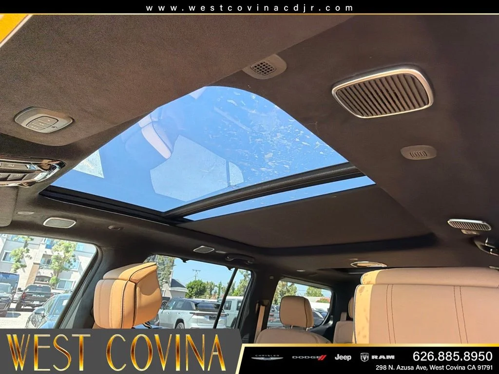New 2026 High Gloss Black Exterior Paint Jeep Summit Reserve image 21