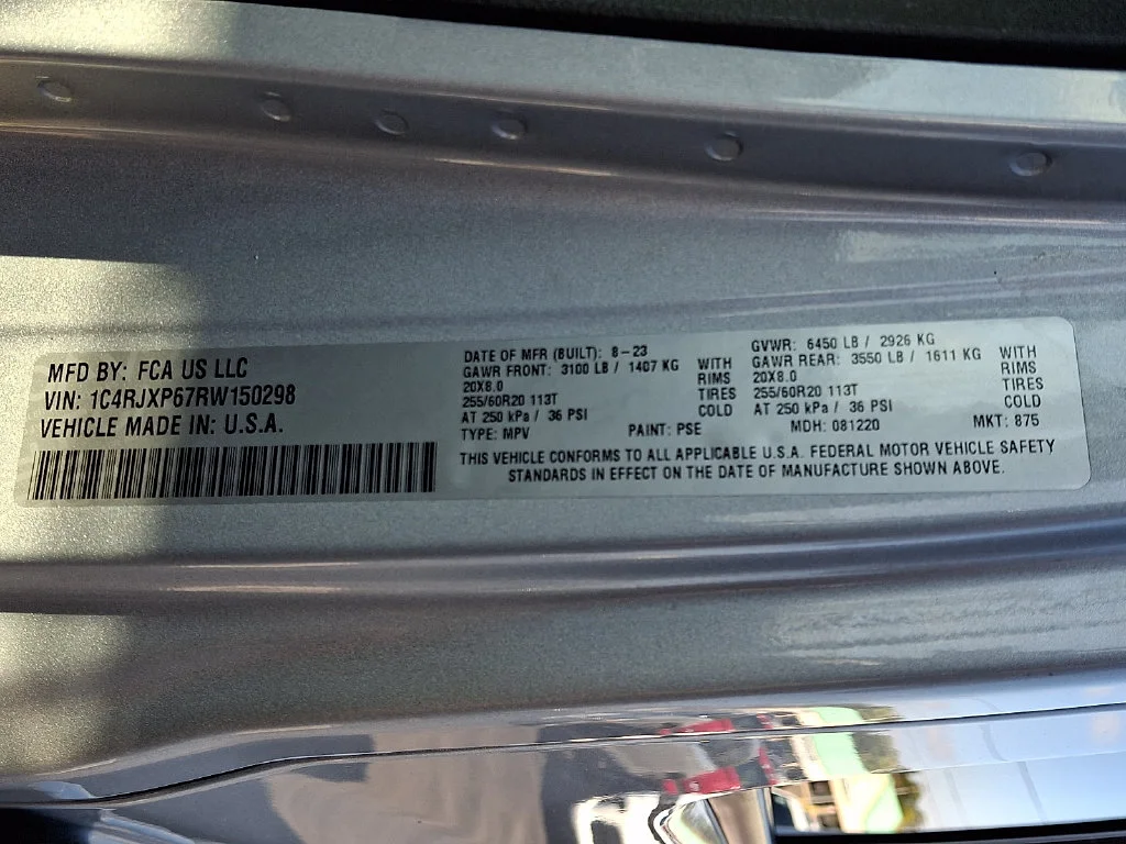Used 2024 Silver Jeep Sahara 4xe image 28