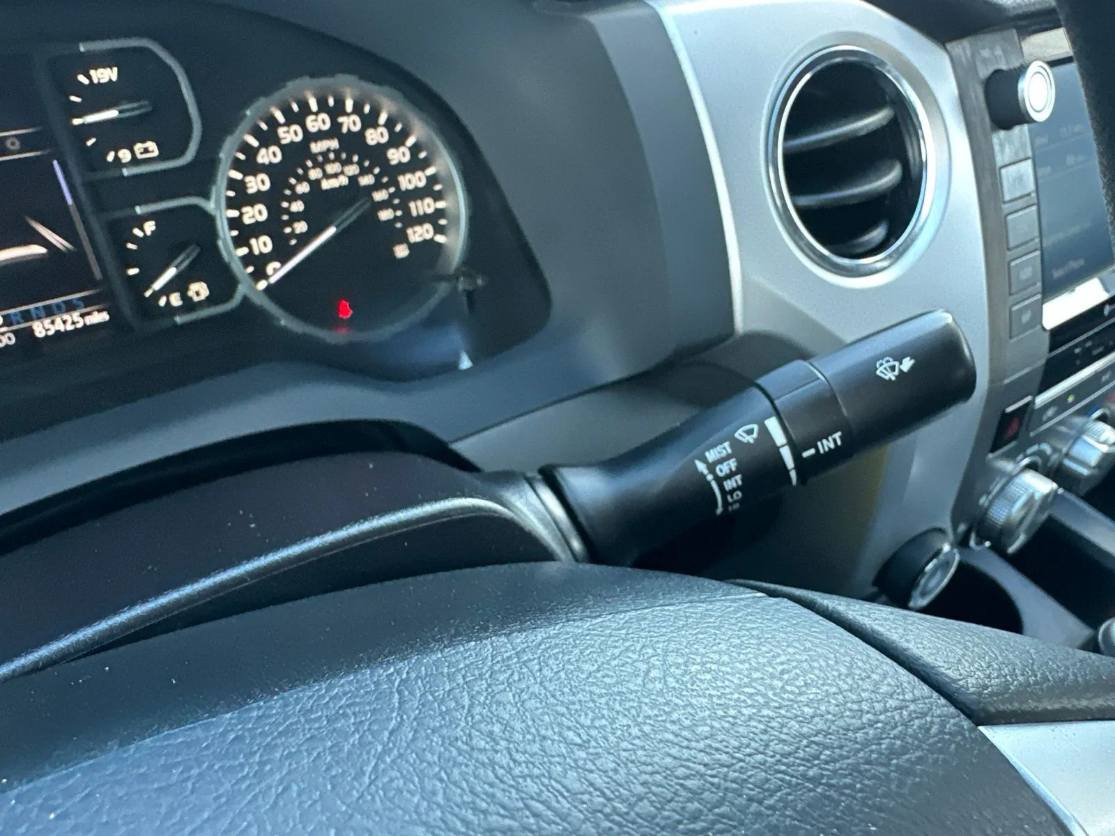 Used 2020 White Toyota SR5 image 48