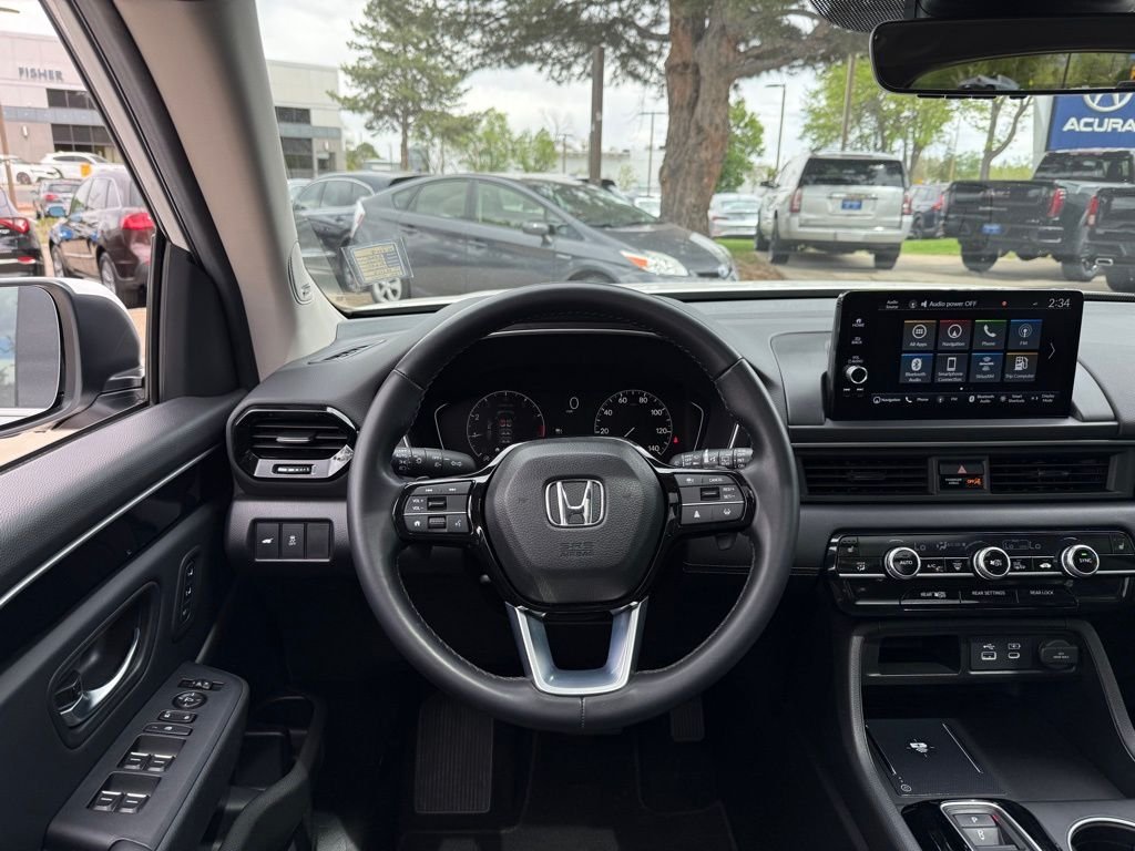 Certified Used 2025 Platinum White Pearl Honda AWD TRG image 4