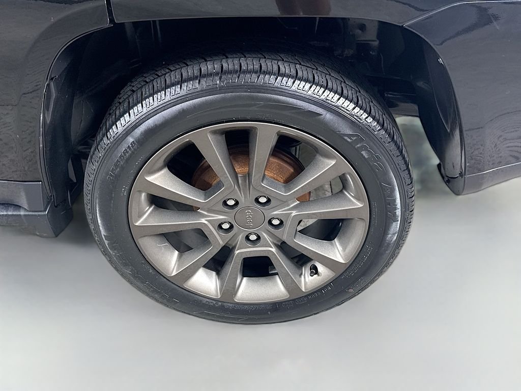 Used 2017 Black Clearcoat Jeep 75th Anniversary Edition image 28
