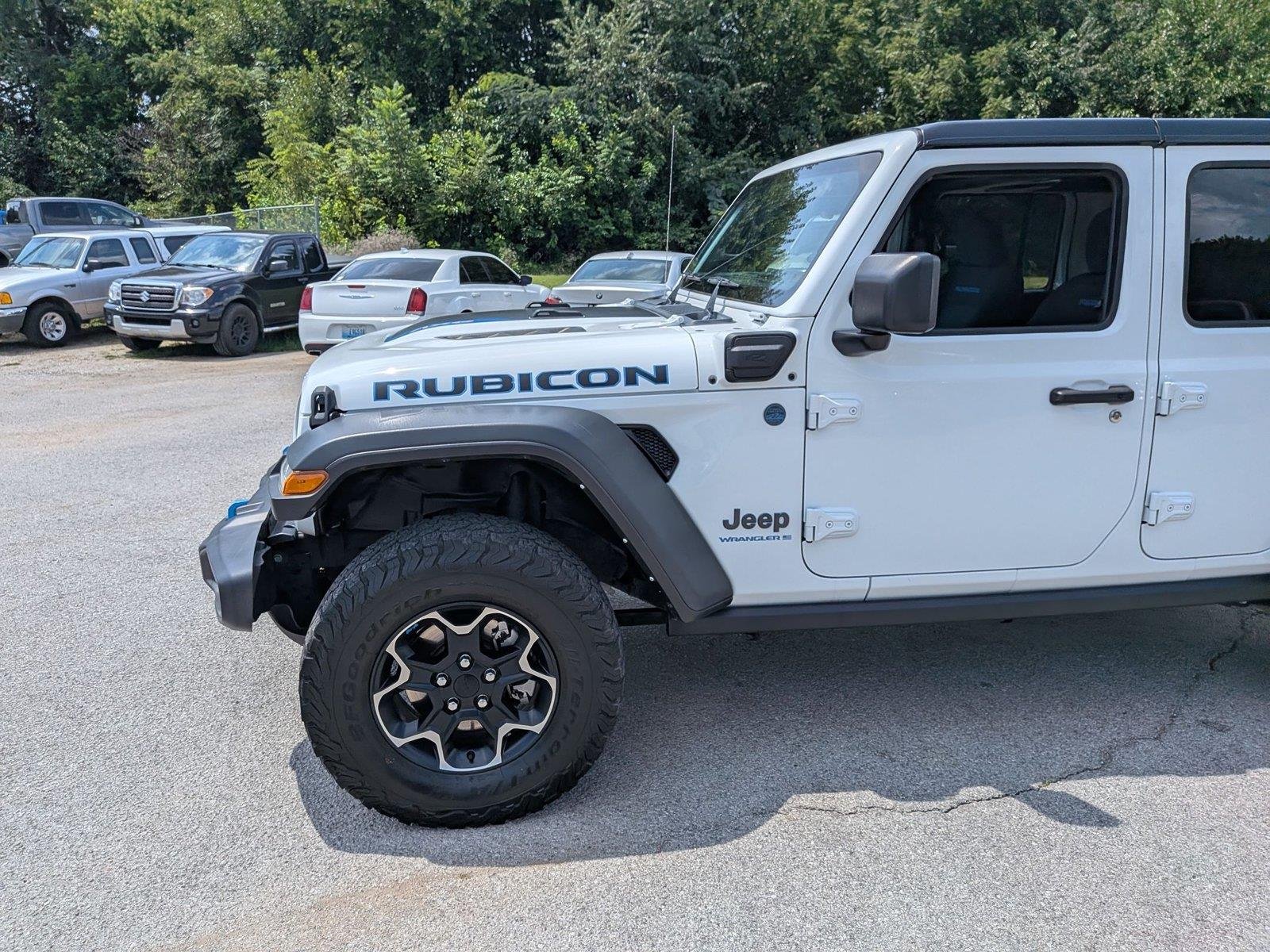 Used 2023 Bright White Clearcoat Jeep Rubicon image 10