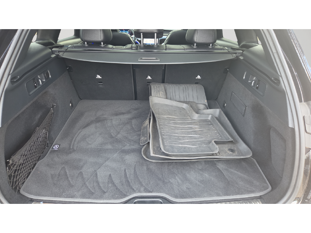 Used 2023 Black Mercedes-Benz GLC 300 image 21