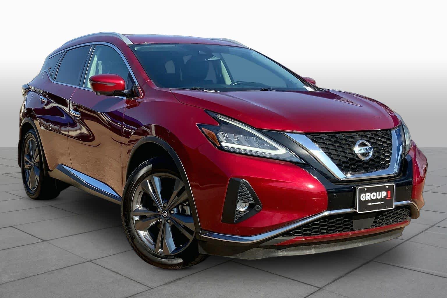 Used 2022 Scarlet Ember Tintcoat Nissan Platinum image 3