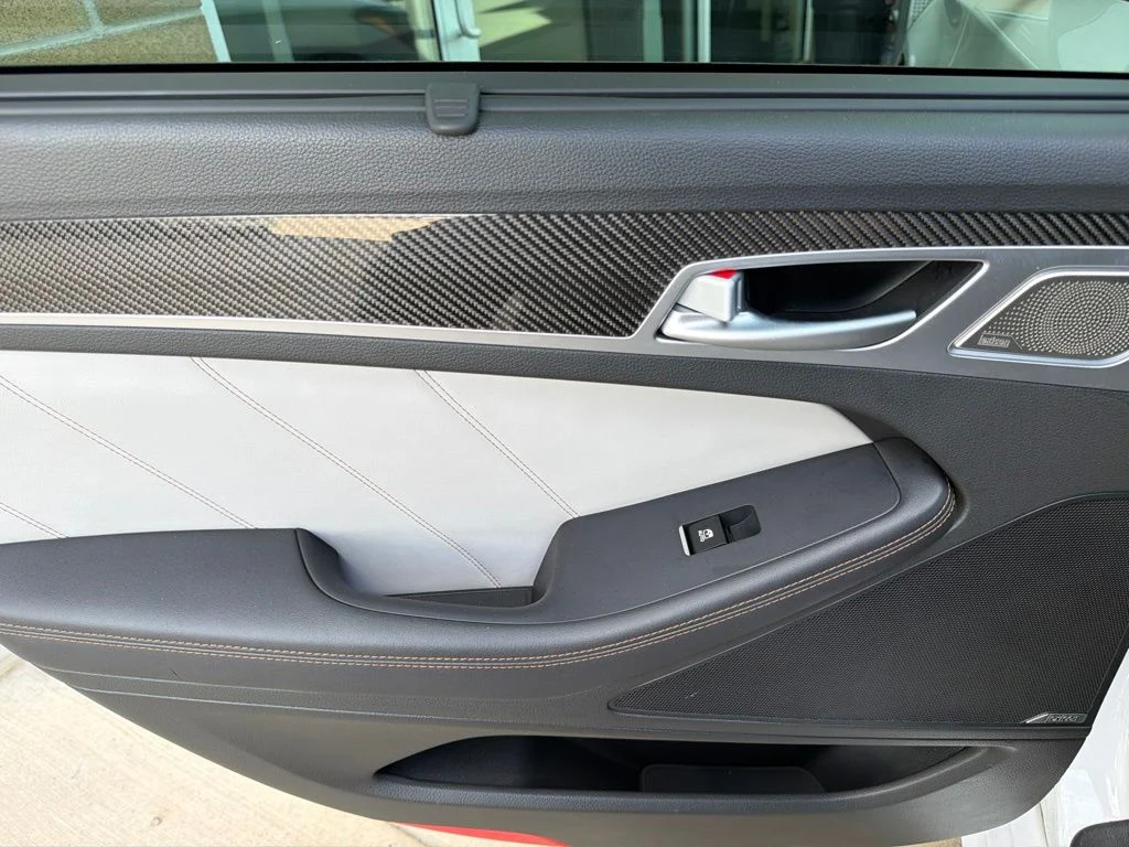 Used 2018 White Genesis 3.3T Sport image 26