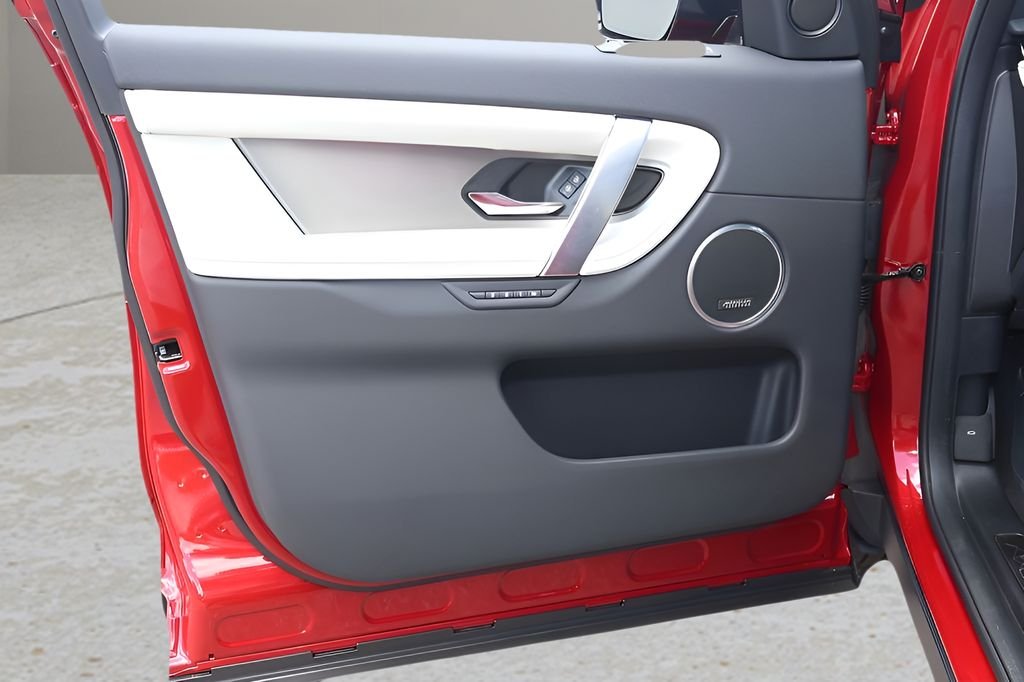 New 2026 Firenze Red Land Rover Landmark image 9
