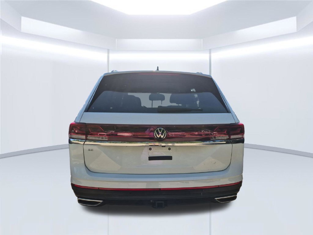 Used 2025 White Volkswagen 2.0T SE w/Technology image 2