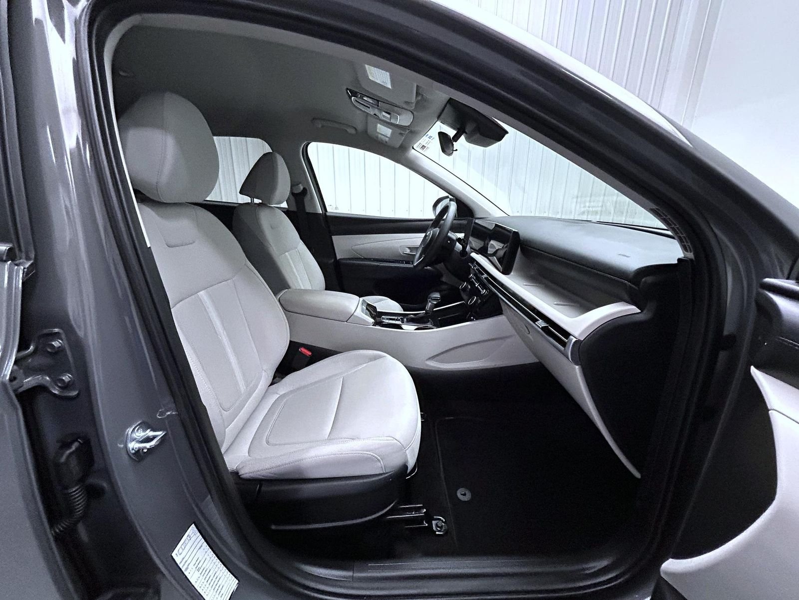 Used 2025 Gray Hyundai SEL image 15