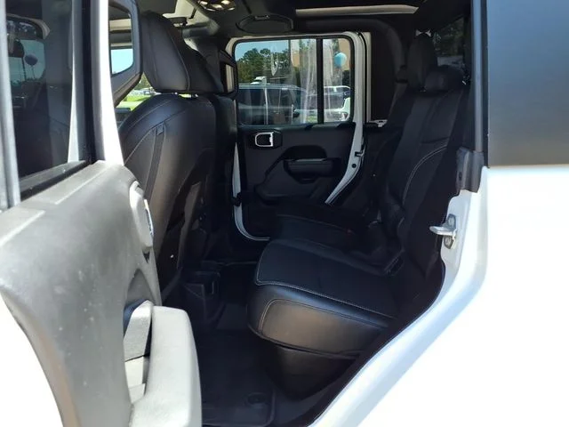 Used 2023 White Jeep  image 16